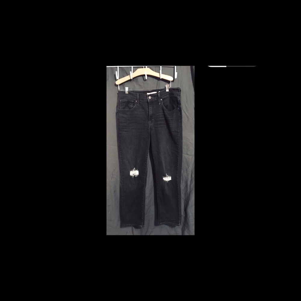 Levi’s high rise straight legged jeans